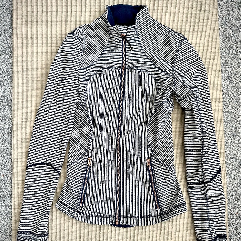 Lululemon Define Jacket Size 2 Beige Navy - image 1